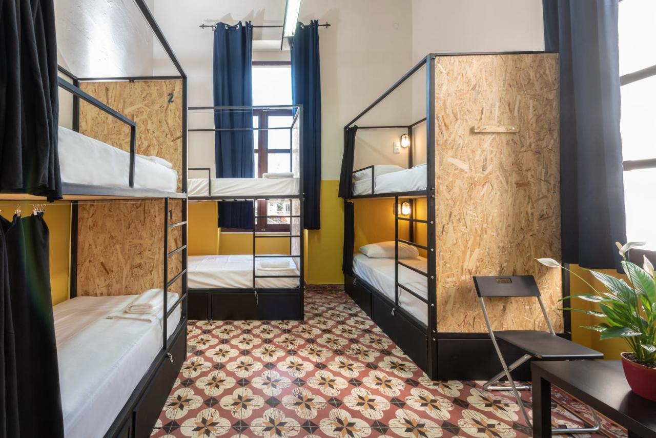 Intra Muros Hostel Heraklion Exteriör bild